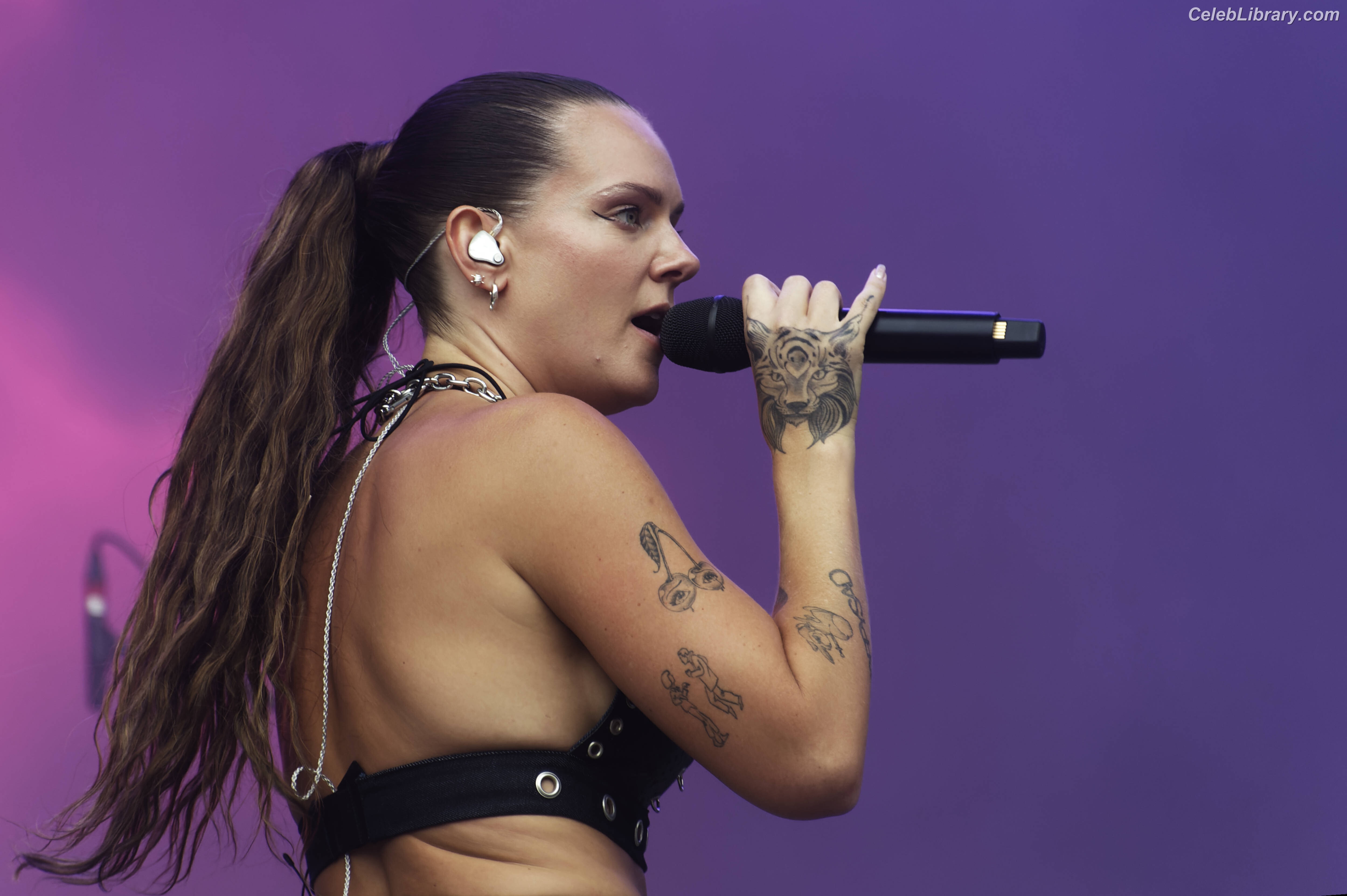 Tove Lo photo 7 of 302