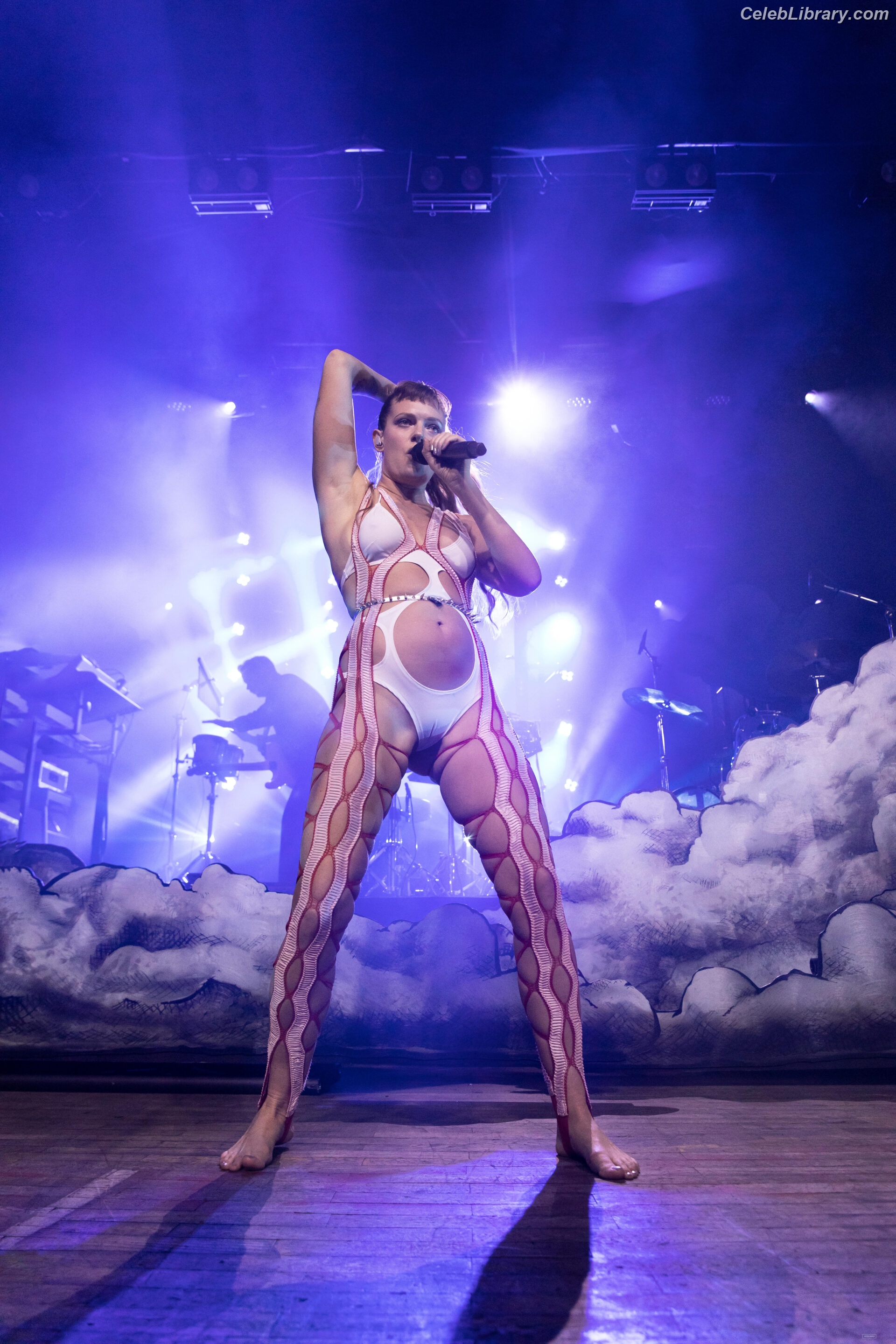 Tove Lo photo 9 of 302