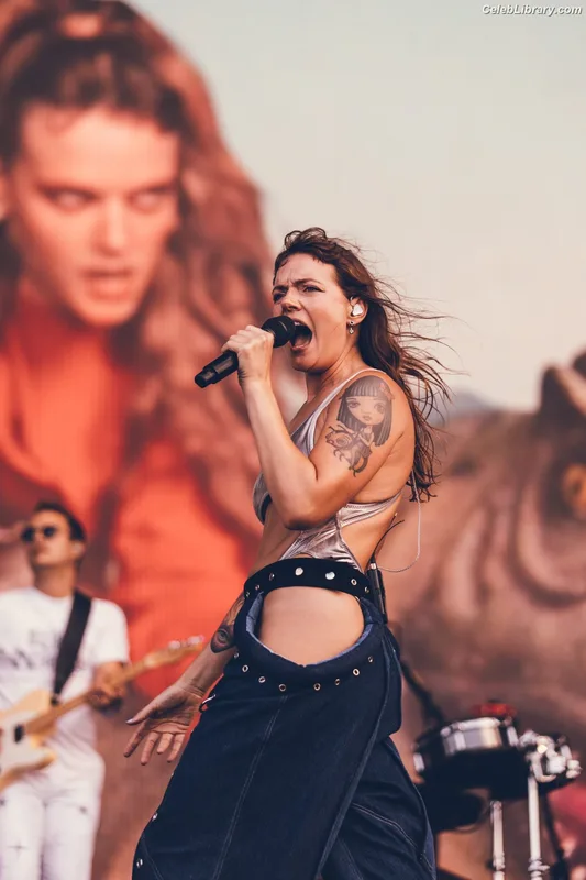 Tove Lo photo 10 of 302