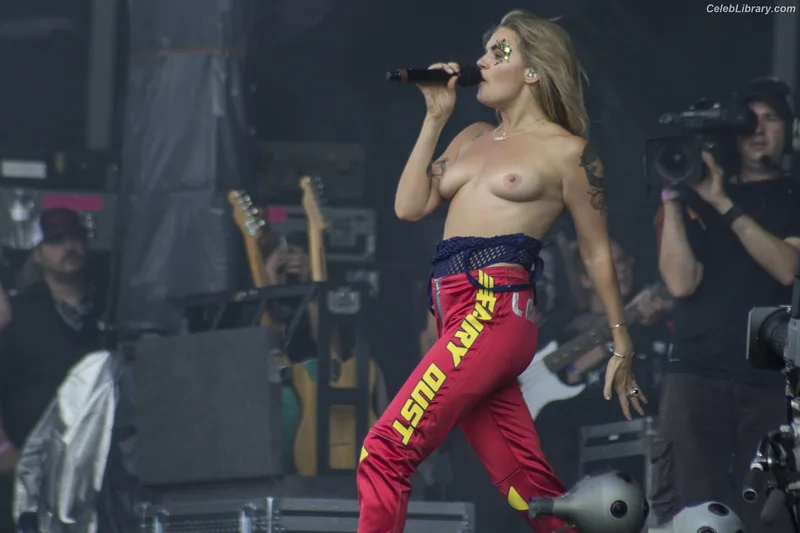 Tove Lo photo 13 of 302
