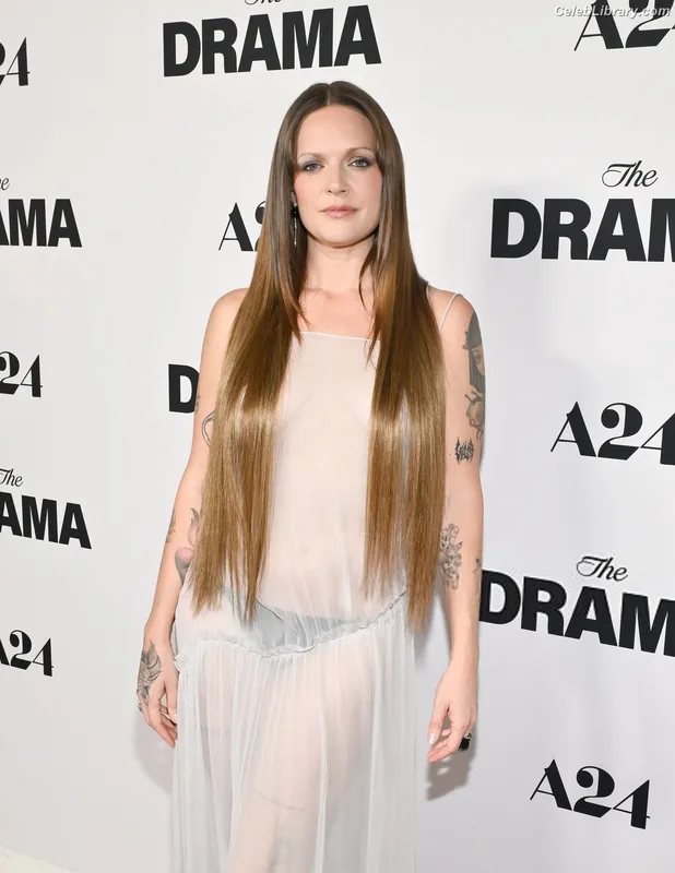 Tove Lo photo 5 of 302