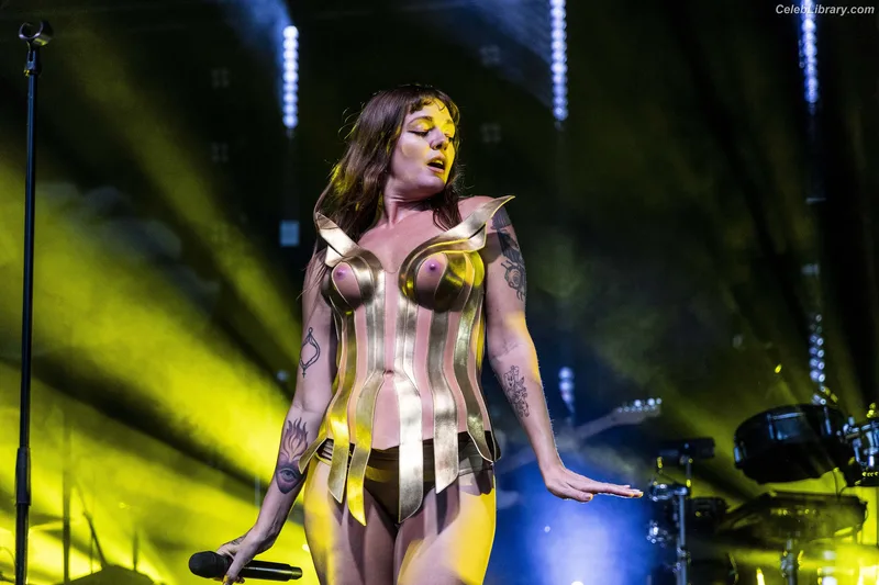 Tove Lo photo 21 of 302