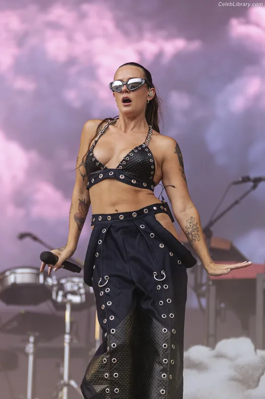 Tove Lo photo 9 of 302