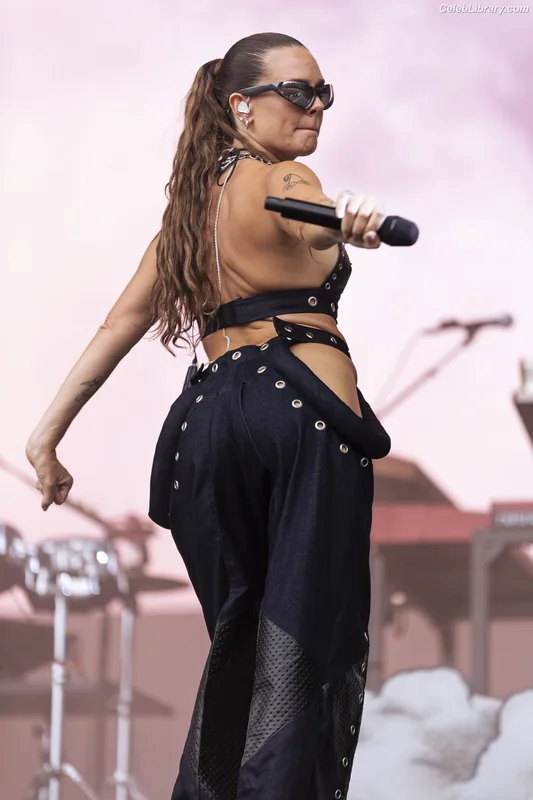 Tove Lo photo 10 of 302