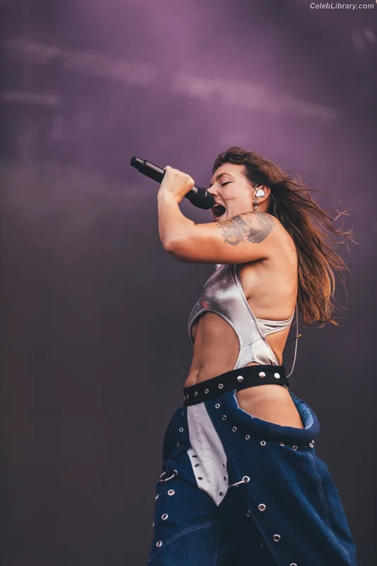 Tove Lo photo 11 of 302