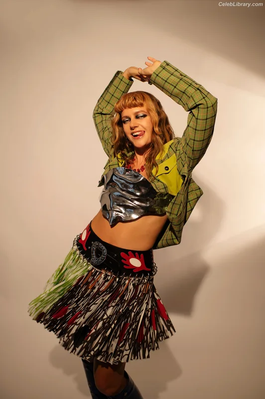 Tove Lo photo 1 of 302