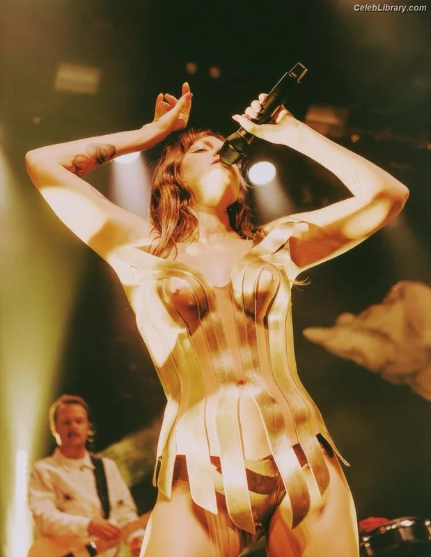 Tove Lo photo 8 of 302