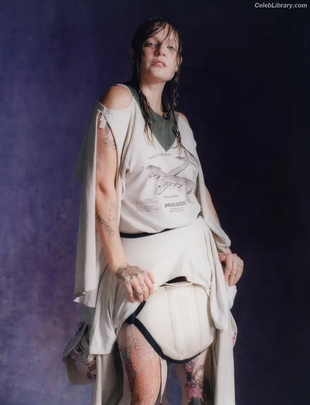 Tove Lo photo 8 of 302