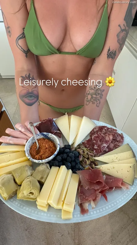 Tove Lo photo 9 of 302