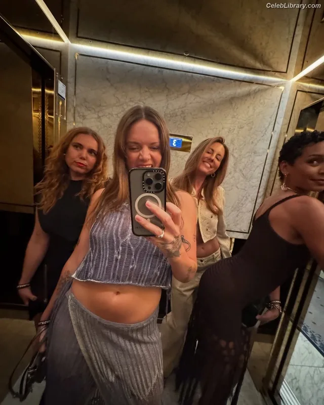 Tove Lo photo 16 of 302