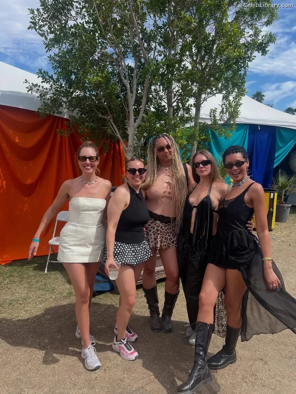 Tove Lo photo 17 of 302