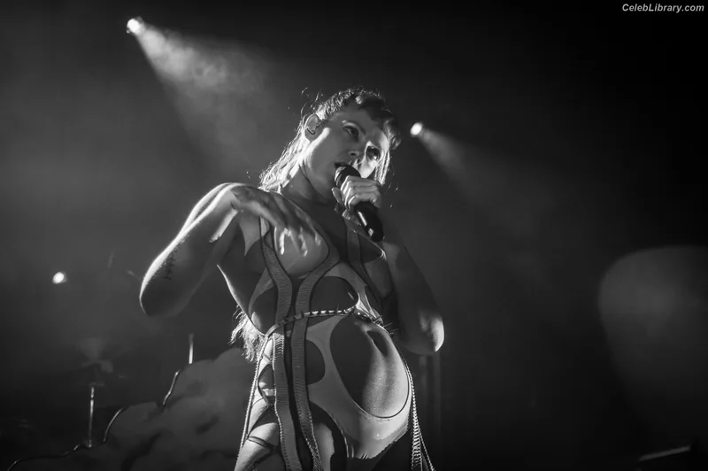 Tove Lo photo 4 of 302