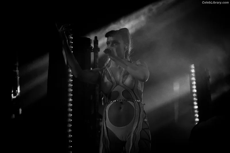 Tove Lo photo 11 of 302