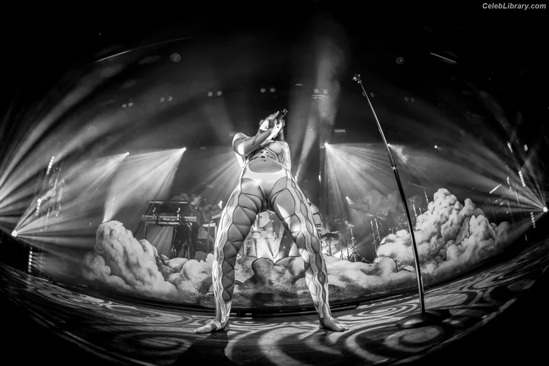 Tove Lo photo 12 of 302
