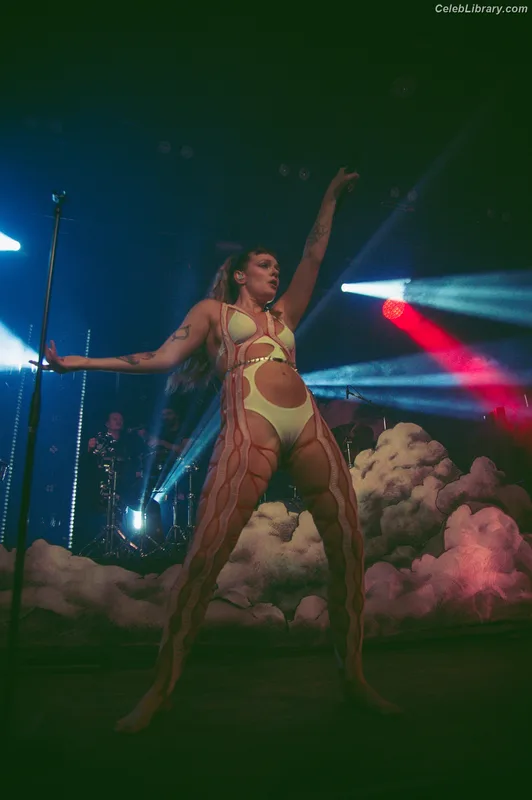 Tove Lo photo 13 of 302
