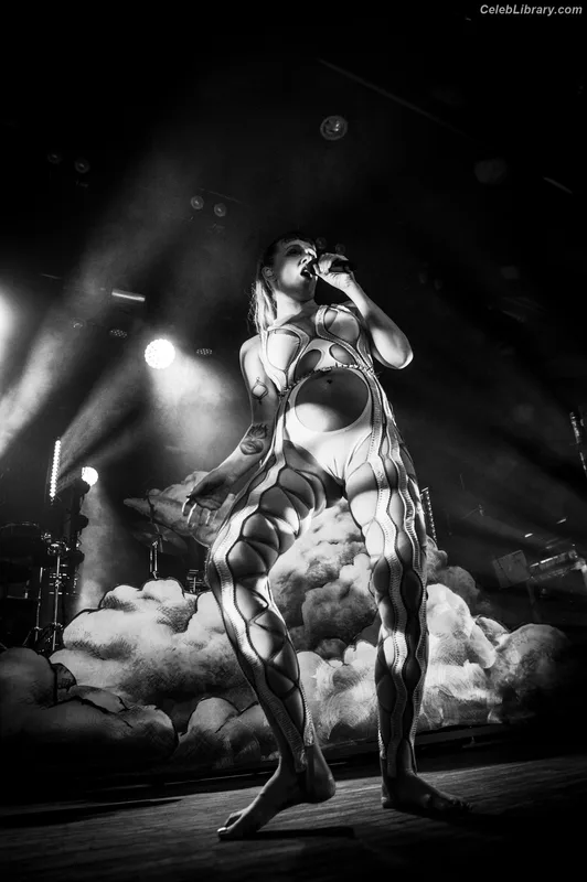 Tove Lo photo 19 of 302