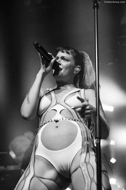 Tove Lo photo 6 of 302