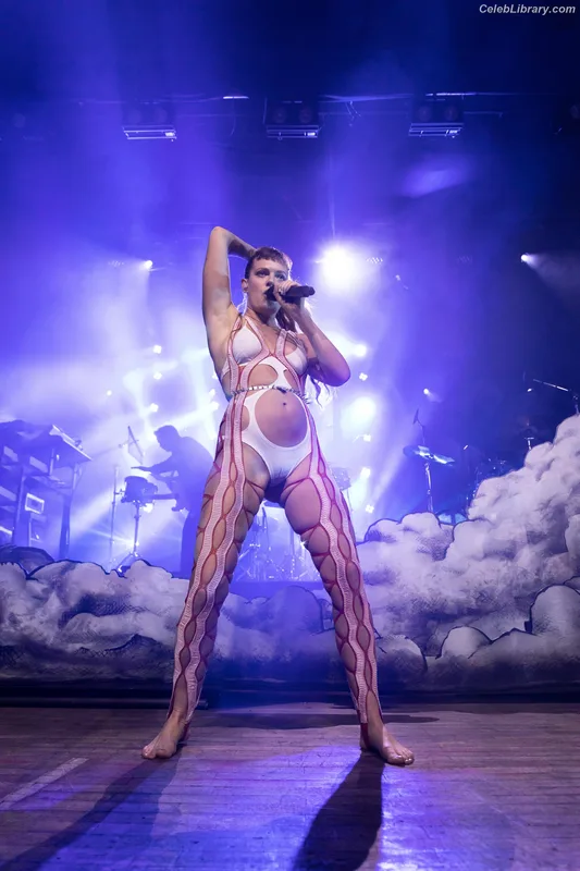 Tove Lo photo 9 of 302