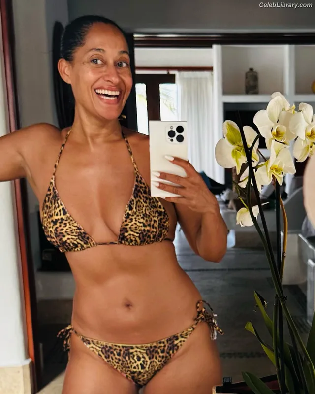 Tracee Ellis Ross photo 14 of 629