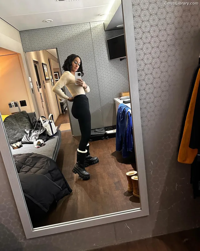 Tracee Ellis Ross photo 17 of 629