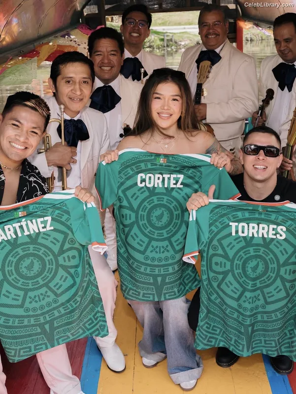 Tracy Cortez photo 16 of 357