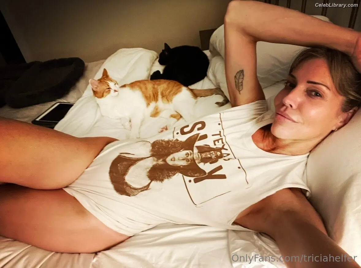 Tricia Helfer photo 3 of 894