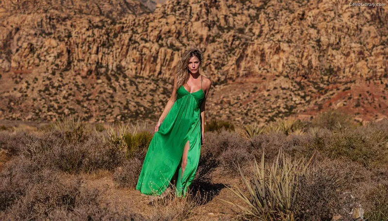 Tricia Helfer photo 24 of 894