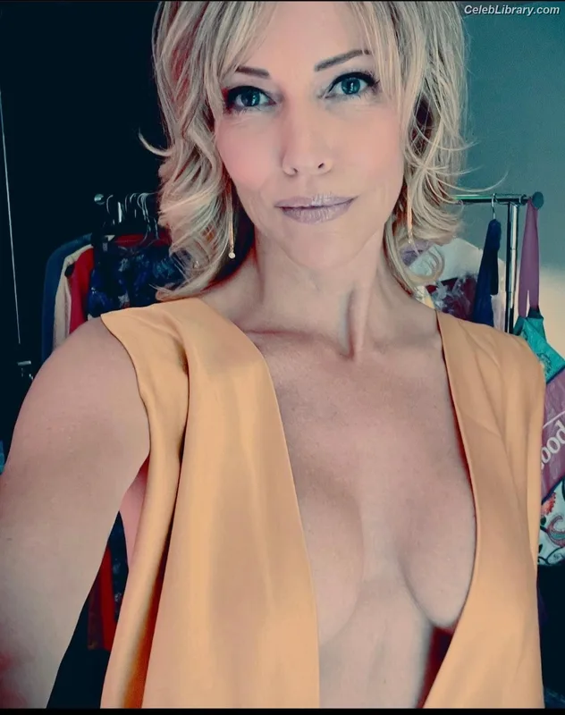 Tricia Helfer photo 2 of 894