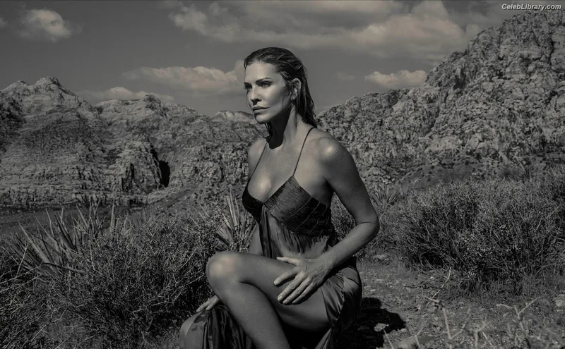Tricia Helfer photo 1 of 894