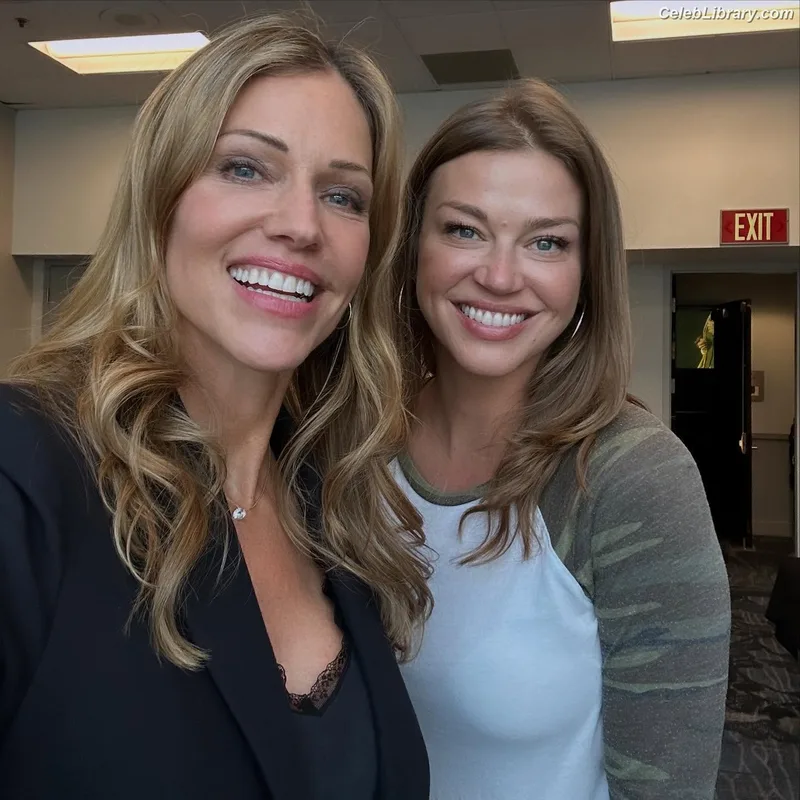 Tricia Helfer photo 17 of 894