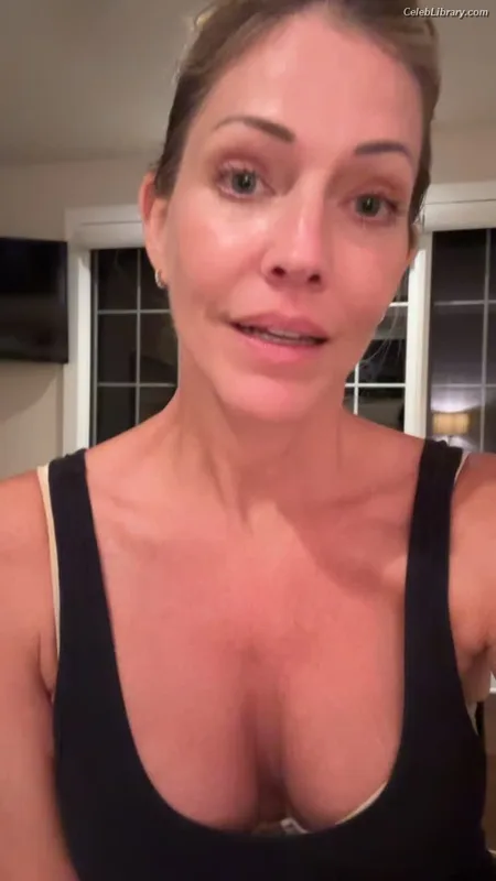 Tricia Helfer photo 9 of 894