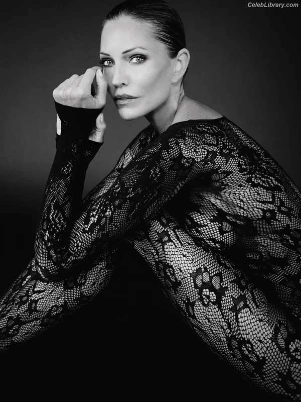 Tricia Helfer photo 13 of 894