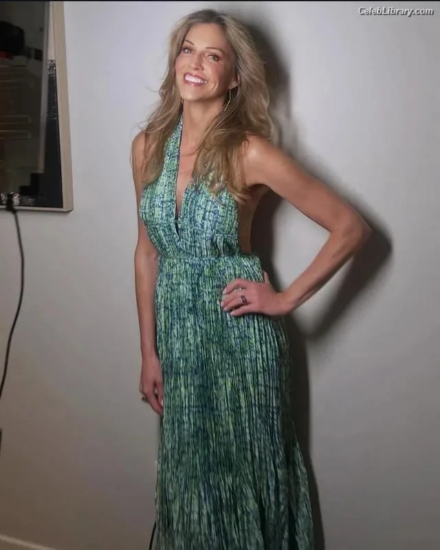 Tricia Helfer photo 19 of 894