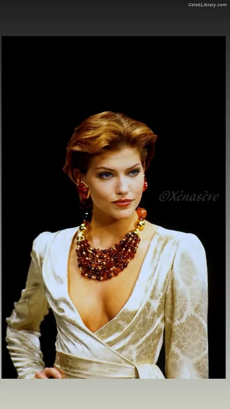 Tricia Helfer photo 9 of 894