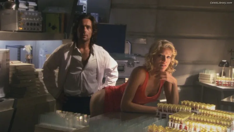 Tricia Helfer photo 24 of 894