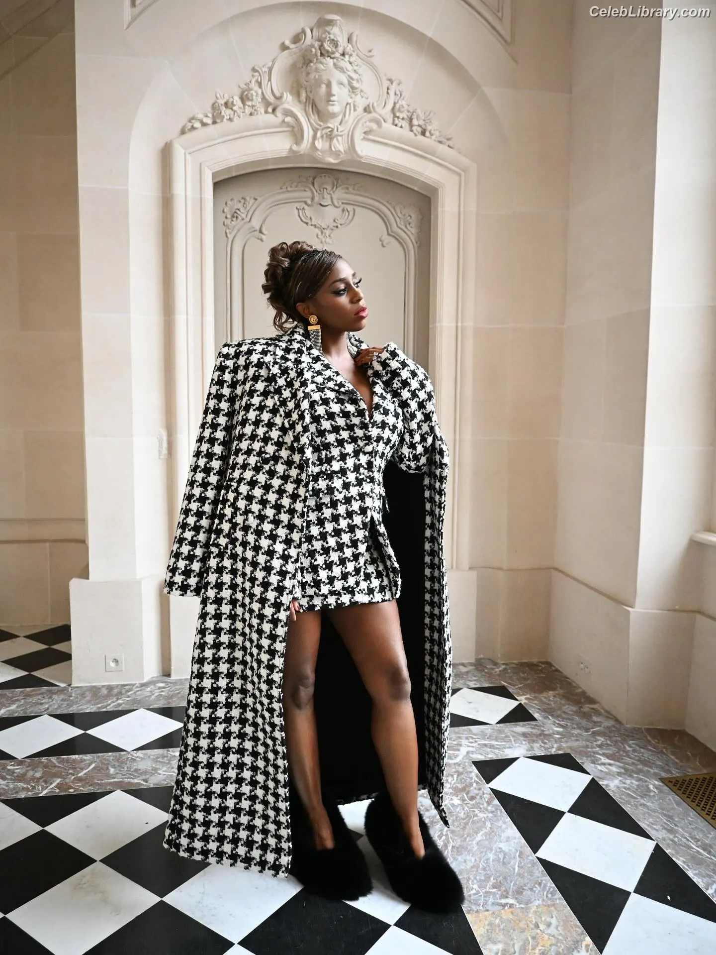 Trinity Fatu (Naomi) photo 1 of 394