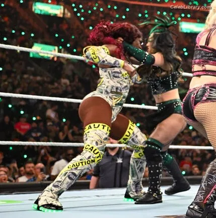 Trinity Fatu (Naomi) photo 2 of 404