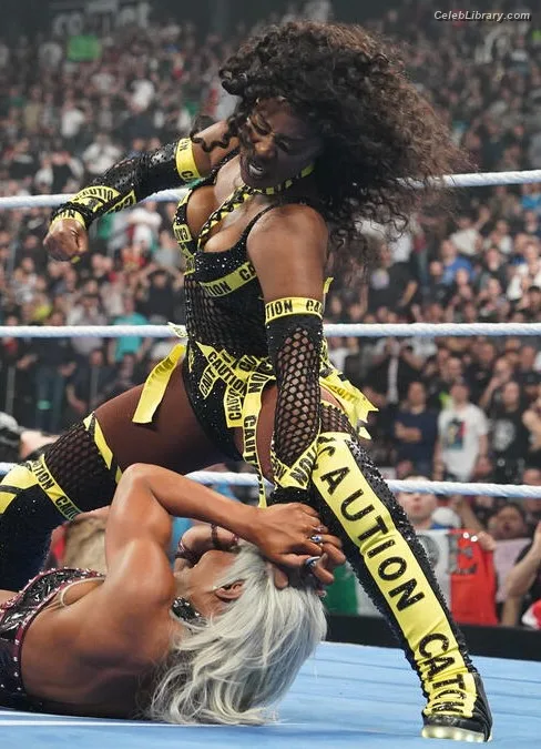 Trinity Fatu (Naomi) photo 10 of 404