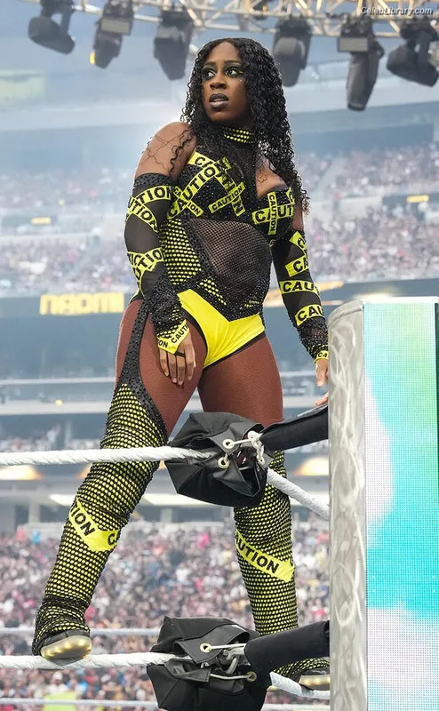 Trinity Fatu (Naomi) photo 13 of 404