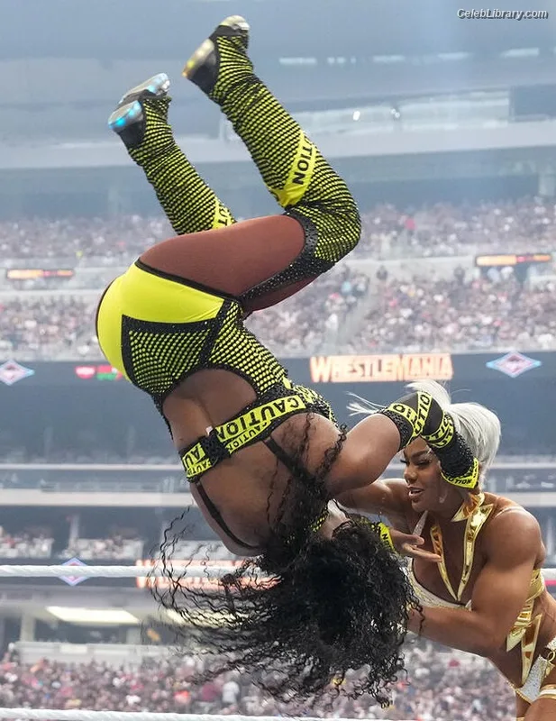 Trinity Fatu (Naomi) photo 16 of 404