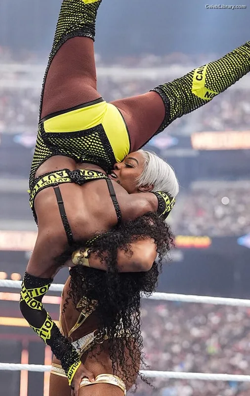 Trinity Fatu (Naomi) photo 20 of 404