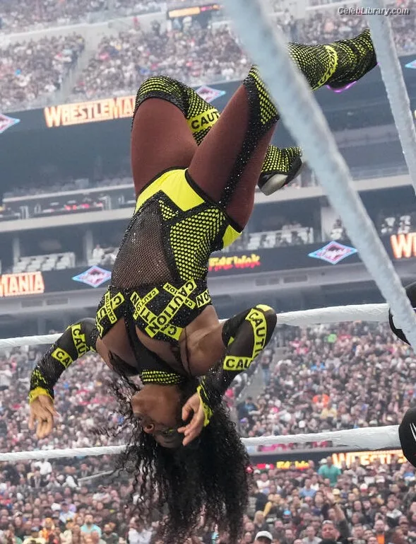 Trinity Fatu (Naomi) photo 23 of 404