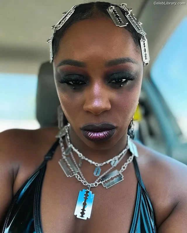 Trinity Fatu (Naomi) photo 1 of 404