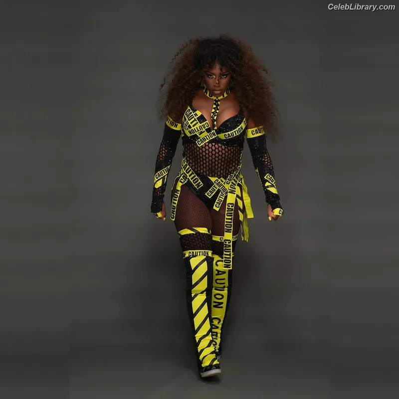 Trinity Fatu (Naomi) photo 5 of 404