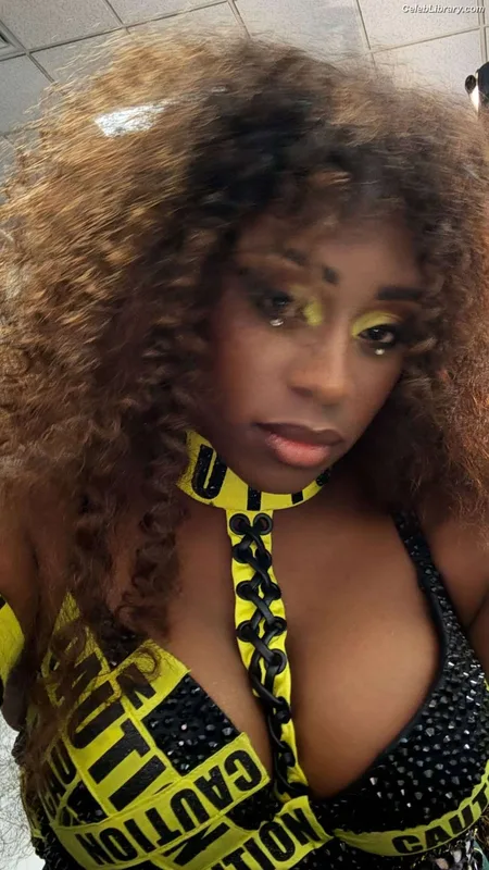 Trinity Fatu (Naomi) photo 10 of 404