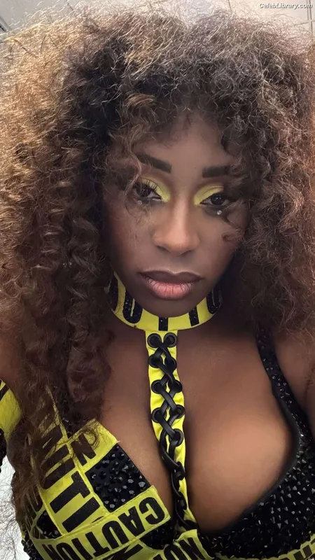 Trinity Fatu (Naomi) photo 11 of 404