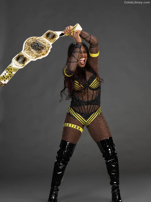 Trinity Fatu (Naomi) photo 12 of 404
