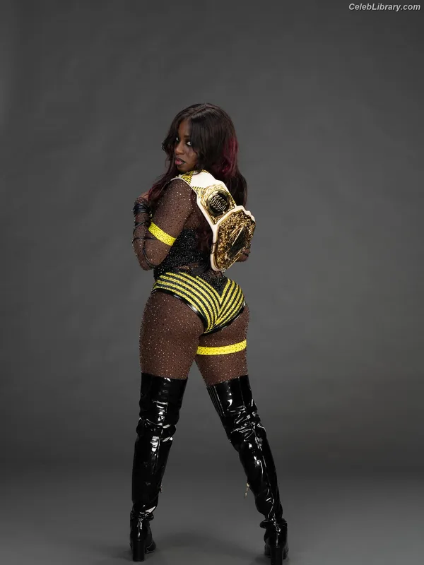 Trinity Fatu (Naomi) photo 16 of 404