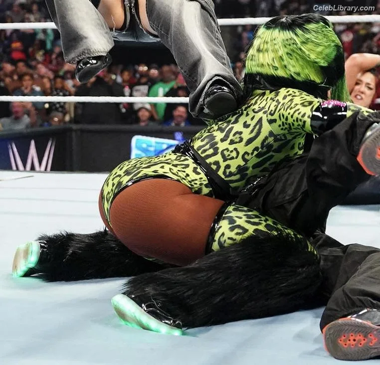 Trinity Fatu (Naomi) photo 22 of 404