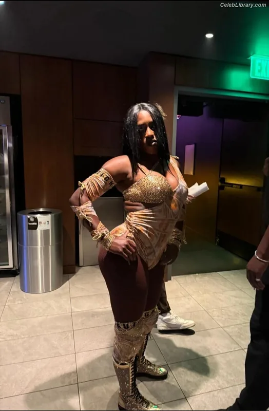Trinity Fatu (Naomi) photo 10 of 404